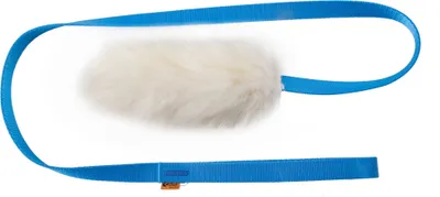 Image de Jouet à tirer pour chiens Dingo en peau de mouton naturelle avec poignée élastique Bleu 130 cm
