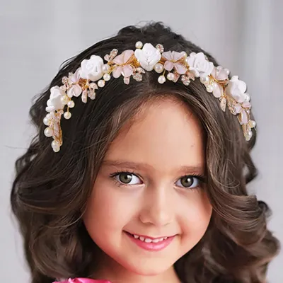Produktbild von Haarband für Blumenmädchen mit Blumen und Perlen