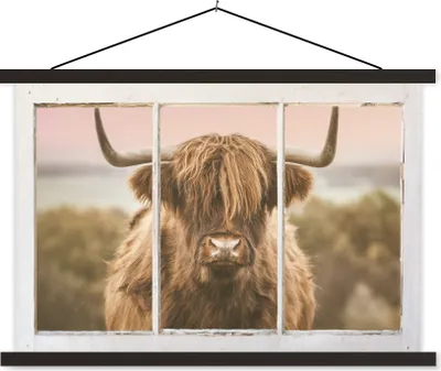 Produktbild von MuchoWow® Textilposter Schottisches Hochlandrind - Blick - Meer 60x40 cm mit schwarzem Rahmen - Hölzernes
