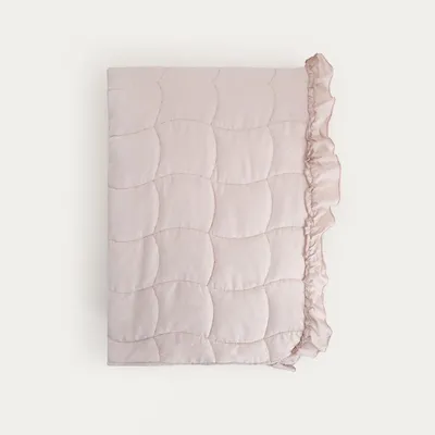 Produktbild von HOMLA Cremefarbene Tagesdecke LEONA mit Steppung und Zierrüsche 200x220 cm