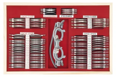 Zdjęcie produktu dla Zestaw soczewek optycznych – zestaw do refrakcji i optometrii – 104 soczewki testowe – wykonane z metalu i szkła – do korekcji krótkowzroczności i dalekowzroczności – w metalowym etui wraz z tablicą do badania wzroku