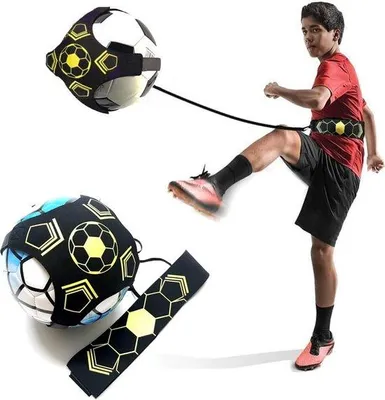 Produktbild von Famanu Kick Trainer für Fußball - Effektives Training für alle Spielniveaus