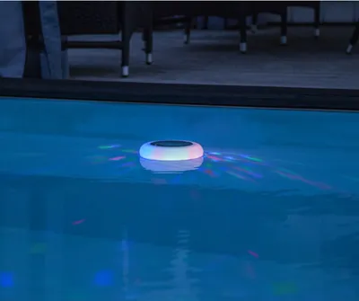Produktbild von Star Trading 481-80 LED-Solar-Schwimmlicht "Pool Light"weiß, ca. 19x9 cm, 1 rotierende RGB-LED, Solarpanel, Akku, outdoor, Vierfarb-Karton