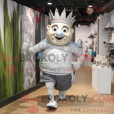 Image de Personnage mascotte REDBROKOLY d un Silver King habillé d un short de course et de sacs à main