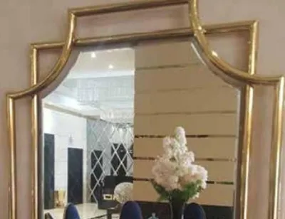 Produktbild von Casa Padrino Luxus Art Deco Wandspiegel Gold 58,5 x 4 x H. 89 cm - Eleganter Wohnzimmer Spiegel mit Metallrahmen - Schlafzimmer Spiegel - Garderoben Spiegel - Luxus Art Deco Möbel