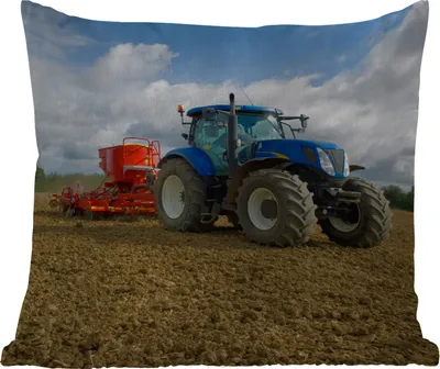 Produktbild von MuchoWow® Outdoor Kissen - Traktor - Blau - Landleben - Wolken - 60x60 cm - Wetterfest - Lounge Kissen - Dekoration - Schlaf Kissen