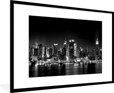 Produktbild von MuchoWow® Gerahmtes Poster New Yorker Skyline - schwarz und weiß 90x60 cm - Poster mit Schwarzem Bilderrahmen Wandposter Rahmen Foto Bilder - Wanddekoration - Fotos
