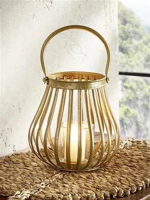 Produktbild von Windlicht "Gold" aus Metall mit Glaswindlicht, Hängewindlicht, Teelichthalter, Kerzenhalter, Tisch Dekoration für Wohnzimmer, Balkon & Garten