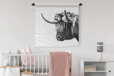 Produktbild von MuchoWow® Wandteppich Wandbehang Schottisches Hochlandrind - Blumen - Schwarz - Weiß 90x90 cm Tapisserie Dekoration Wandtuch - Wandaufhänger