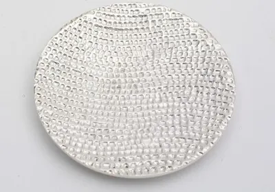 Produktbild von Kerzenteller, Dekoteller aus Alu in Wabenstruktur Silberoptik, Ø 12 cm
