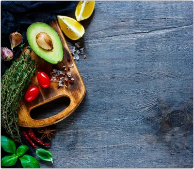 Produktbild von Spritzschutz Herdabdeckplatte Schneidebrett aus Glas Avocado und Tomaten 1-Teilig (60x52cm)