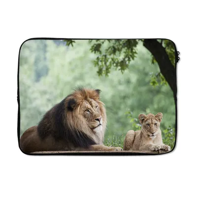 Produktbild von MuchoWow® Laptop Hülle 14 ZollLöwe - Baum - Pflanze Laptoptasche - Laptoptasche - Stoßsicher - Schutzhaube