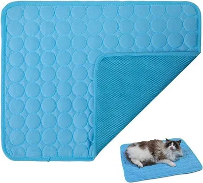 Produktbild von Famanu Kühlmatte für Hunde und Katzen - selbstkühlendes System, S 50 x 40 cm