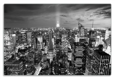 Produktbild von Wallario Frühstücksbrettchen aus Glas 20 x 30 cm mit rutschfesten Füßen, Motiv New York bei Nacht - Panoramablick über die Stadt - schwarzweiß