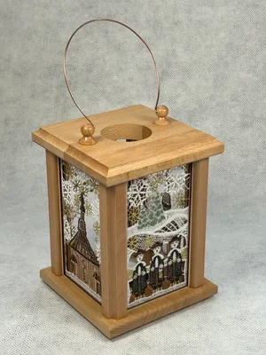 Produktbild von Original erzgebirgische Holzlaterne mit Plauener Spitze 15x15x20 cm (LxBxH), Farbton Hell