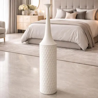 Produktbild von Leewadee Große Bodenvase 14 x 65 cm - Metall in weiß