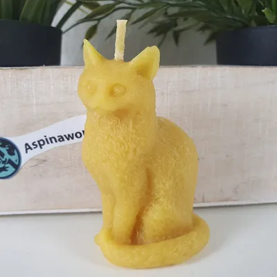 Produktbild von Bienenwachskerze Katze Kerze in Fell Optik 8 cm