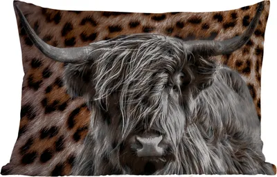 Produktbild von MuchoWow® Outdoor Kissen - Schottisches Hochlandrind - Pantherdruck - Tiere - 60x40 cm - Wetterfest - Lounge Kissen - Zierkissen - Kissen für Innenräume
