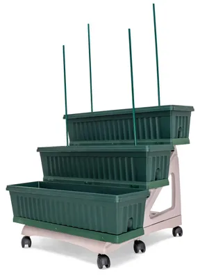 Produktbild von Orto Easy - 3er-Set Blumenkøsten (80 cm) mit Untertasse und 3-stufigem Wagen før die Einrichtung oder den vertikalen Gemøsegarten. Praktisch zum Umstellen. Die Farbe ist grøn. Hergestellt in Italien