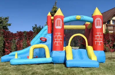 Obrázek produktu pro Happy Hop Skákací hrad 8 v 1 play centrum 4m x 2,9m. výška 2,2m.  11,5m2. Fukar, míčky na hraní a příslušenství součástí balení.