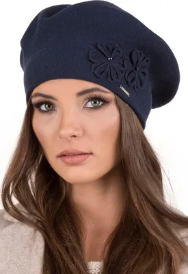 Produktbild von Vivisence Baskenmütze Damen mit Blumenapplikation Universalgröße - Mütze Damen Winter für Elegante Frauen Strickmütze herbst Wollmütze - Dunkelblau