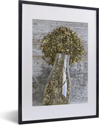 Produktbild von MuchoWow® MuchoWow® Gerahmtes Poster Getrocknete Kräuter in einem Glas 30x40 cm - Poster mit zchwarzem Bilderrahmen - Wandposter Schlafzimmer