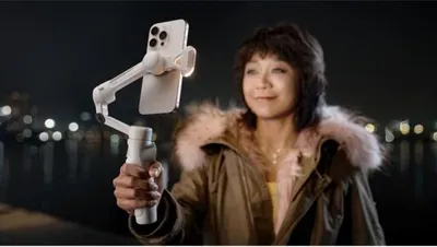 Image de Stabilisateur Smartphone INSTA360 Flow 2, Suivi Panoramique 360°, Stabilisation 3 Axes, Perche Selfie + Trépied, Blanc