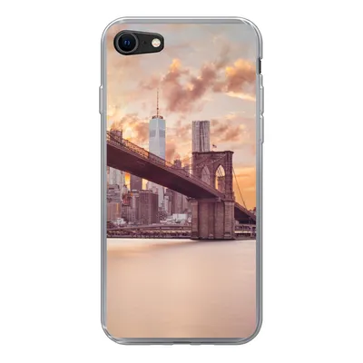 Produktbild von MuchoWow® Handyhülle Schutzhülle Hülle für iPhone SE 2022 Brooklyn Bridge und die New Yorker Skyline bei Sonnenuntergang Silikon Softcase Handy Hülle - Schutzhülle