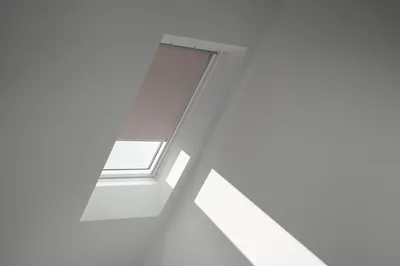 Produktbild von VELUX Verdunkelungsrollo uni hell-taupe manuell Rahmen aluminium DKL CK02 4580S