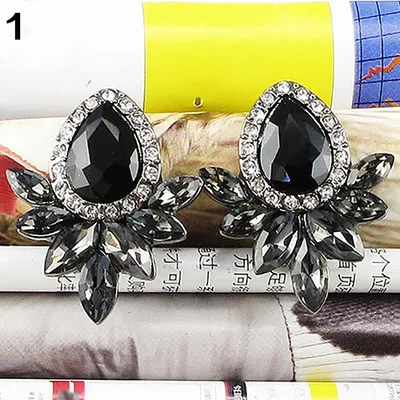 Produktbild von 1 Paar modische Damen-Ohrstecker in Blumenform mit Strasssteinen, Schmuck, Geschenk-Schwarz