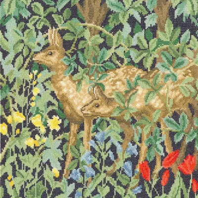 Image de Kit de broderie Bothy Threads, motif "Cerf vert", à réaliser soi-même, référence XAC17, dimensions 31x31 cm