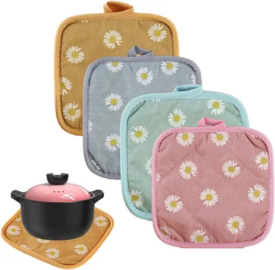 Produktbild von Set mit 4 Baumwoll-Ofenhandschuhen, 17 x 17 cm, mit kleinem Gänseblümchenmuster, waschbar, zum Kochen und Backen