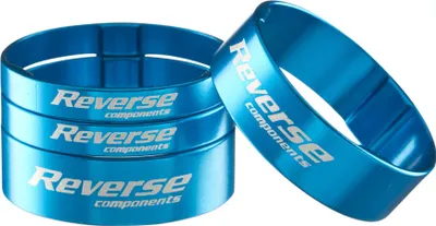 Produktbild von Reverse Alu Vorbau / SCS Spacer Set 1 1/8'' 2x 5mm 2x 10mm hell blau