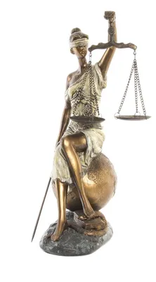 Produktbild von Figur Göttin der Gerechtigkeit aus Kunstharz, handbemalt, 35 cm