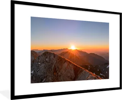 Produktbild von MuchoWow® Gerahmtes Poster Berg - Landschaft - Sonne 90x60 cm - Poster mit Schwarzem Bilderrahmen Wandposter Rahmen Foto Bilder - Wanddekoration - Fotos