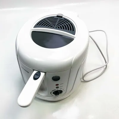 Produktbild von Privileg 267.596 Fritteuse, Kunststoffgehäuse, 1800 Watt, 2,5 l Ölbehälter, Timer