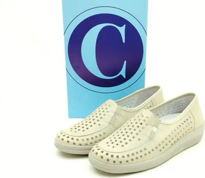 Produktbild von Comfortabel Damen Slipper durchbrochen mit Gummizug über dem Spann beige 40