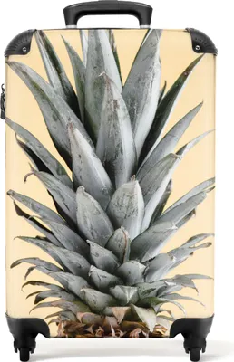 Produktbild von NoBoringSuitcases.com® Koffer Handgepäck Trolley Rollkoffer Kleine Reisekoffer mit 4 Rollen - Ananas - Obst - Stilleben - Gelb - Cabin Size < 55x40x23 cm & 55x40x20 cm - Fotokoffer - Kabinenkoffer - BoardgepäckHandgepäck Koffer 55x35x20 cm, 36L,