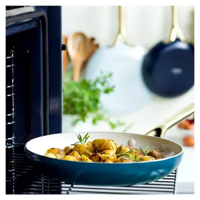 Produktbild von 3-teiliges Keramik-Antihaft-Pfannenset, Ø 20/24/28 cm, PFAS-frei, Induktionsgeeignet, Goldener Edelstahlgriff, Spülmaschinenfest, Ofenfest