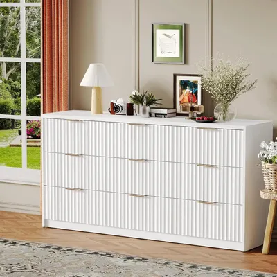 Image de Commode - Commode en bois avec 9 tiroirs - Grand espace de rangement pour chambre à coucher/salon - Design de façade à rainures - Style moderne et minimaliste - Blanche
