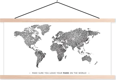 Produktbild von MuchoWow® Textilposter Weltkarte - Zitat - Schwarz - Weiß 120x60 cm mit holzfarbenen Rahmen - Klemmleiste