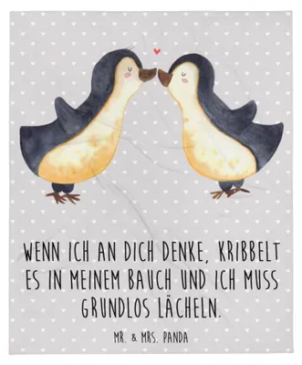 Produktbild von Mr. & Mrs. Panda Winterdecke Pinguine Kuss - Grau Pastell - Geschenk, Hochzeitstag, für Freundin, Kuscheldecke, Valentinstag, Freund, Plaid, Tagesdecke, Sofaüberwurf