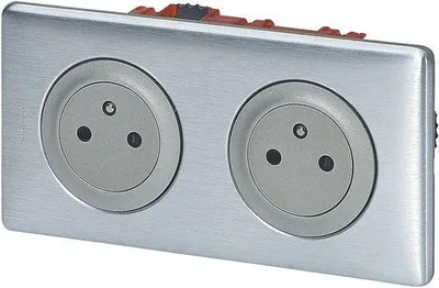Obrázek produktu pro Dvojitá zásuvka, 2pólová s uzemněním, pro vestavbu do stěny, 230 V, šedá – Céliane