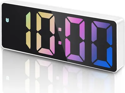Produktbild von Digitaler Wecker, Digitaluhr mit LED-Anzeige für Temperatur und Datum, Digitaluhr mit Schlummerfunktion, USB-/Batteriebetrieb, Sprachsteuerung, weiße und bunte Zahlen