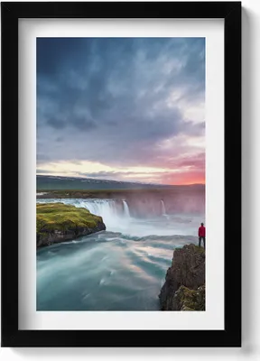 Produktbild von Landschaft mit Godafoss-Wasserfall– Wandbild mit Rahmen – Gerahmtes Bild  – Wanddekoration – 20x30 cm – Schwarz