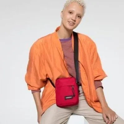 Produktbild von Eastpak The One Chuppachop Red Umhängetasche
