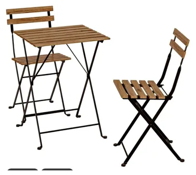 Produktbild von Stabiles, klappbares Set aus Holztisch und Stühlen aus Akazie