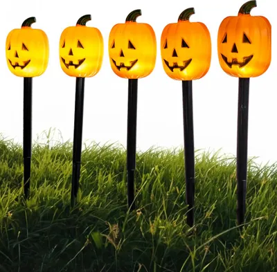 Produktbild von Leuchtende LED Halloween Kürbis Gartenstecker 5 Stück