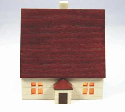 Produktbild von Tischdekoration Holzhaus natur mit Innenbeleuchtung Höhe 7cm NEU