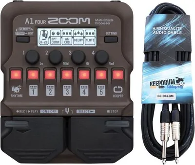 Produktbild von Zoom A1 Four Effektgerät mit Klinkenkabel 3m